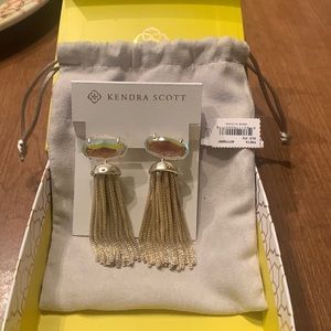 Kendra Scott Freya Earrings- gold with gold stones